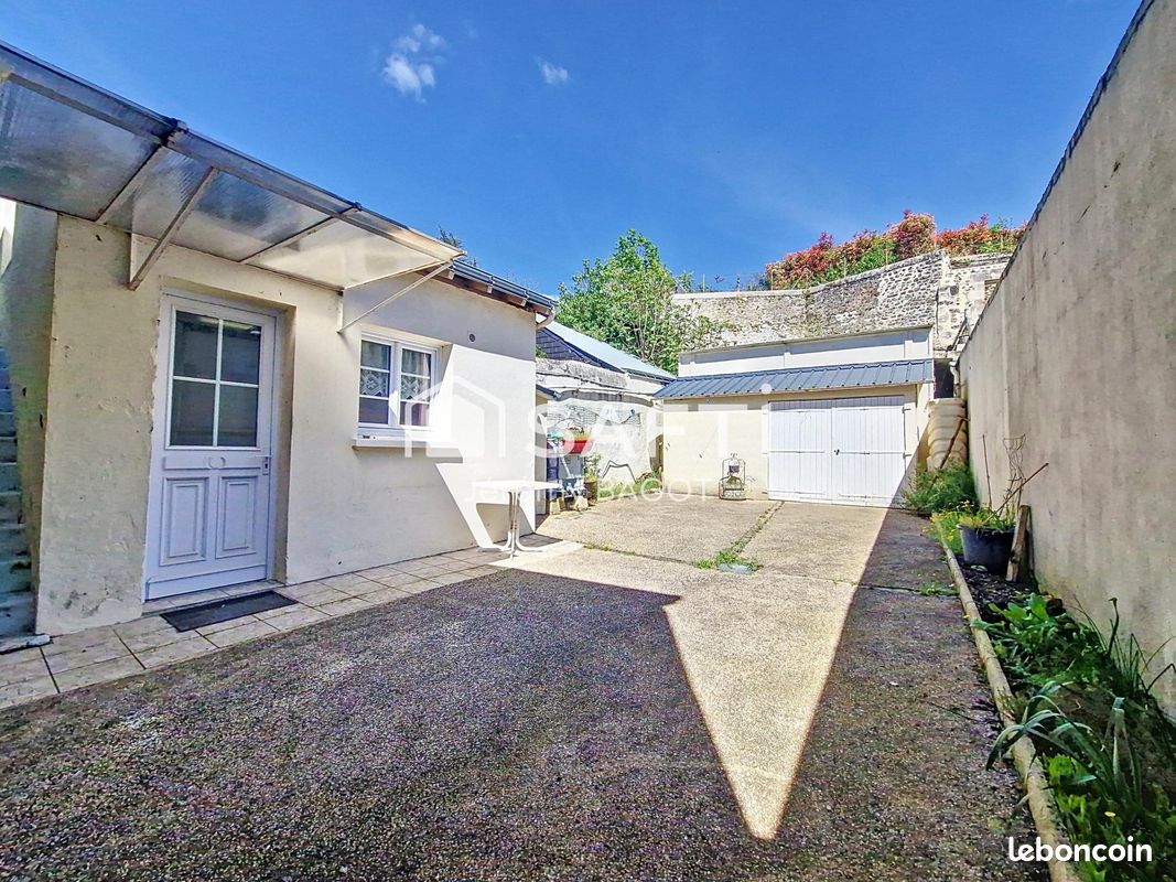 Adosado de 4 dormitorios en Azay-le-Rideau, France No. 71627