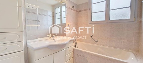 Adosado de 4 dormitorios en Azay-le-Rideau, France No. 71627 5