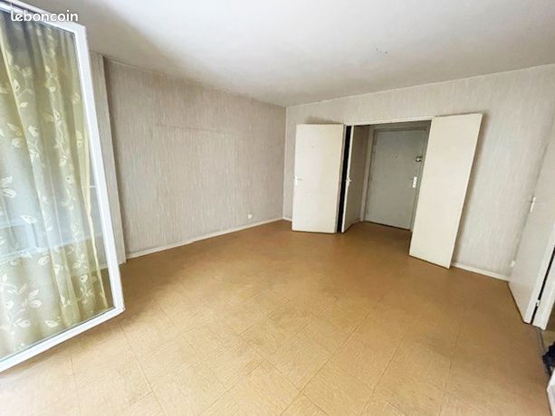 1 bedroom Apartment in Eragny, France No. 304072