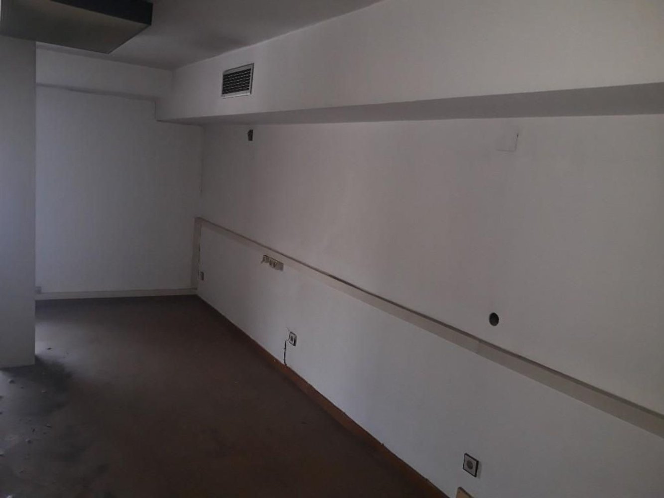 Propiedad comercial en Montcada i Reixac, Spain 216 m² No. 207703