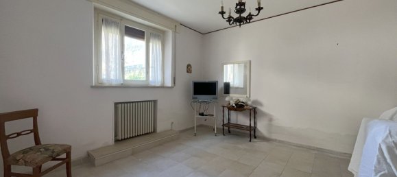 5 rooms House in Jesi, Italy No. 120068 7