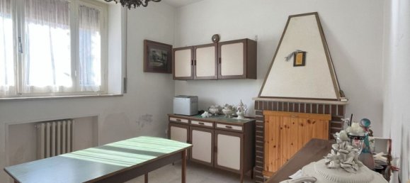 5 rooms House in Jesi, Italy No. 120068 3