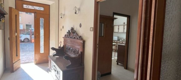 5 rooms House in Jesi, Italy No. 120068 2