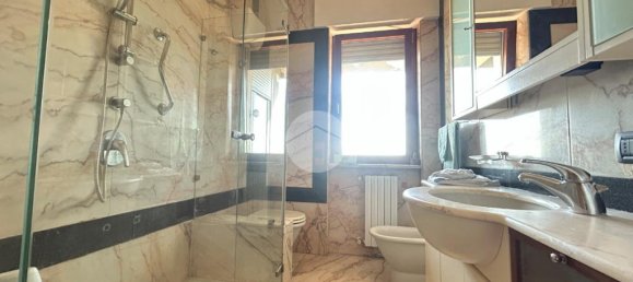 3 bedrooms Apartment in Naples, Italy No. 283731 24