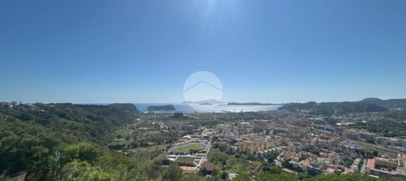 3 bedrooms Apartment in Naples, Italy No. 283731 3