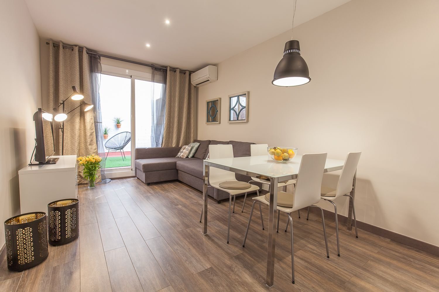 2 bedrooms Apartment in Sants-Montjuic, Spain No. 202318