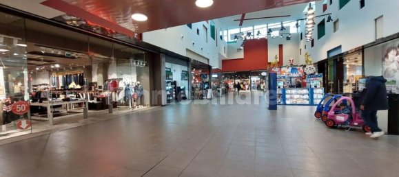 Gewerbliche Immobilie in Piacenza, Italy 1363m², Nr. 315832 13