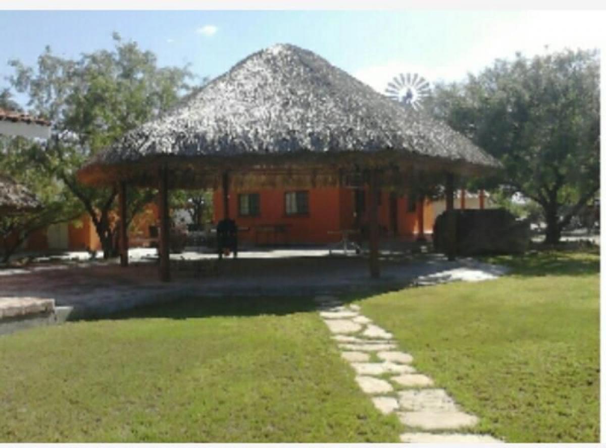 Casa de 3 dormitorios en Cadereyta Jiménez, Mexico No. 149119