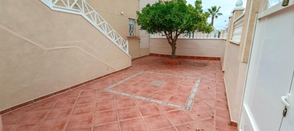 2 bedrooms Bungalow in Torrevieja, Spain No. 182890 2