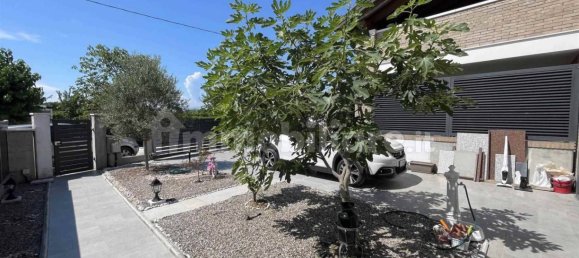 3 bedrooms House in Pramaggiore, Italy No. 358606 2