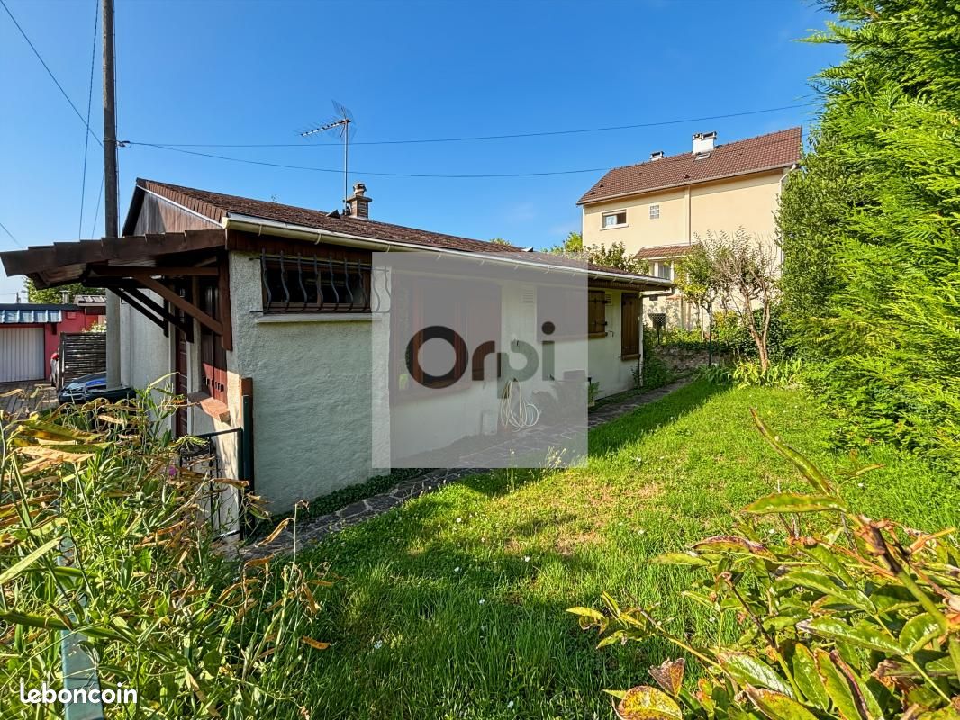 Casa de 2 dormitorios en Argenteuil, France No. 291281