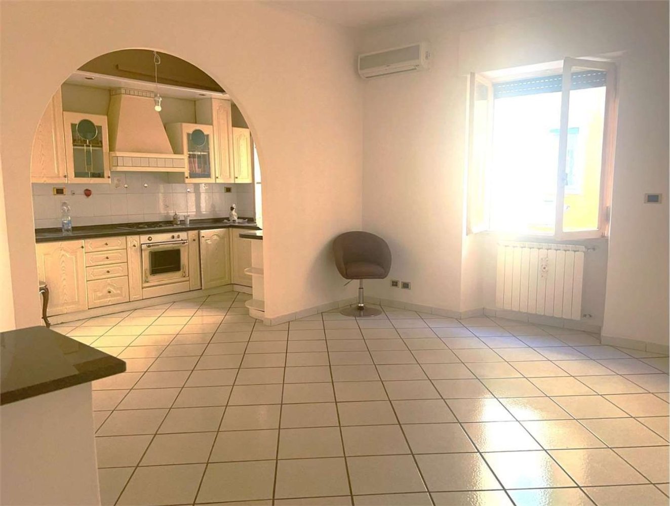 Apartamento de 3 dormitorios en Ladispoli, Italy No. 348504