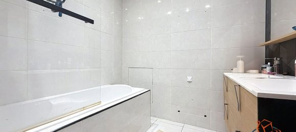 2 chambres Duplex à Ain, France No. 290608 9