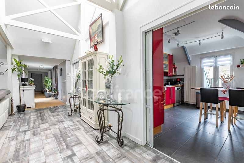 3 bedrooms Apartment in Soissons, France No. 232581