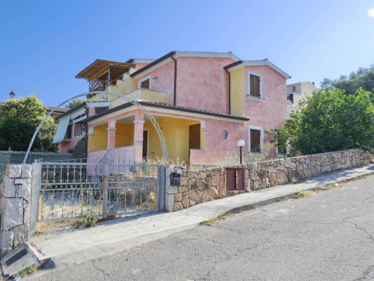 3 rooms Villa in Budoni, Italy No. 24931