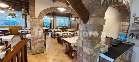 4 rooms Commercial property in Venice, Italy No. 61839 2