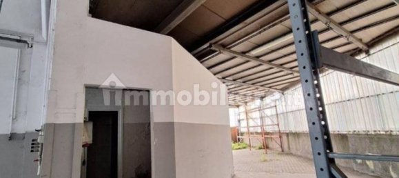 Склад с 5 комнатами в Лумедзане, Италия № 6467 7