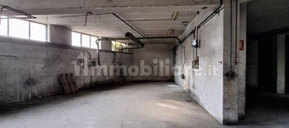 Склад с 5 комнатами в Лумедзане, Италия № 6467 39