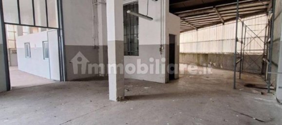 Склад с 5 комнатами в Лумедзане, Италия № 6467 28