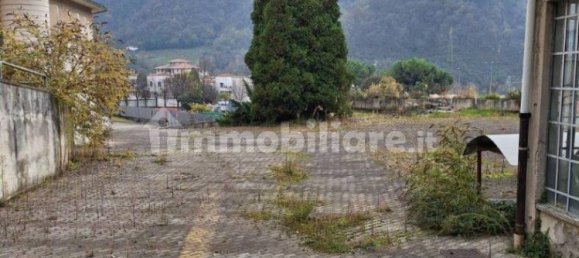 Склад с 5 комнатами в Лумедзане, Италия № 6467 10