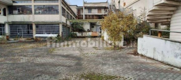 Склад с 5 комнатами в Лумедзане, Италия № 6467 11