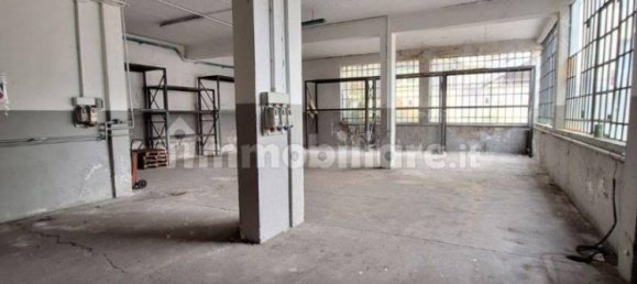 Склад с 5 комнатами в Лумедзане, Италия № 6467 33