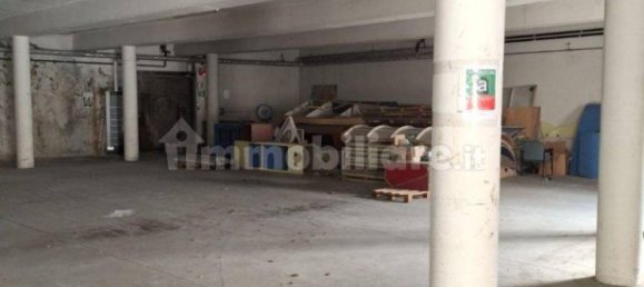 Склад с 5 комнатами в Лумедзане, Италия № 6467 34