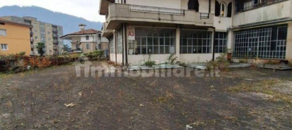 Склад с 5 комнатами в Лумедзане, Италия № 6467 19