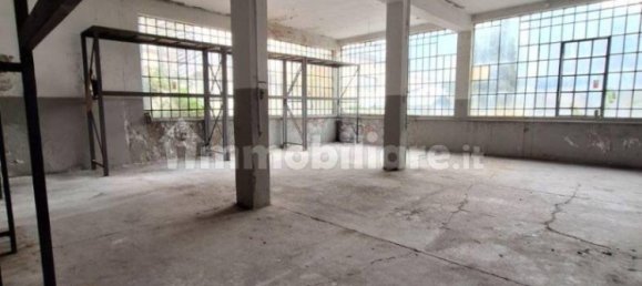 Склад с 5 комнатами в Лумедзане, Италия № 6467 26