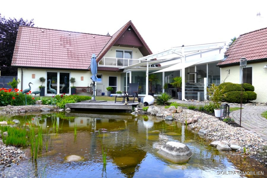 6 rooms House in Leer, Germany No. 241143