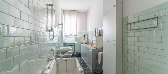 4 bedrooms Apartment in Milan, Italy No. 376735 41