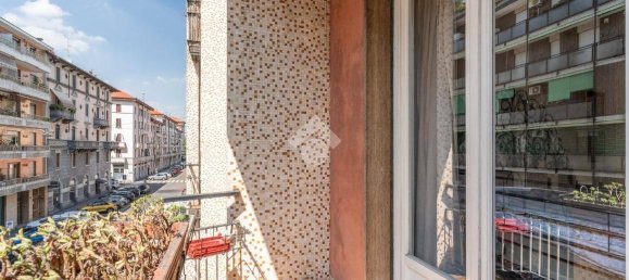 4 bedrooms Apartment in Milan, Italy No. 376735 23