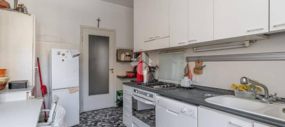 4 bedrooms Apartment in Milan, Italy No. 376735 34