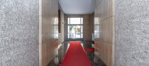 4 bedrooms Apartment in Milan, Italy No. 376735 14