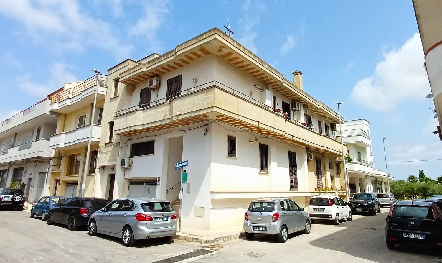 3 bedrooms Apartment in Oria, Italy No. 337111