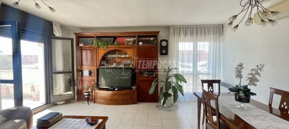 Apartamento de 4 divisões em Pieve Emanuele, Italy N.º 132310 3