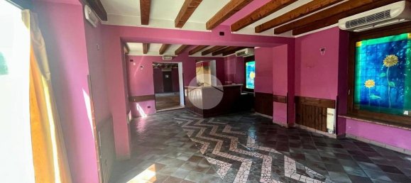 129m² Commercial property in Caprino Veronese, Italy No. 293459 13