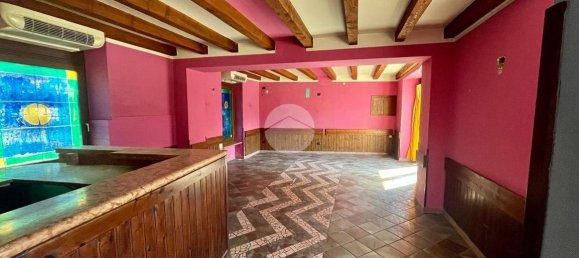 129m² Commercial property in Caprino Veronese, Italy No. 293459 4