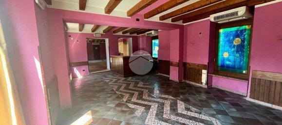 129m² Commercial property in Caprino Veronese, Italy No. 293459 6