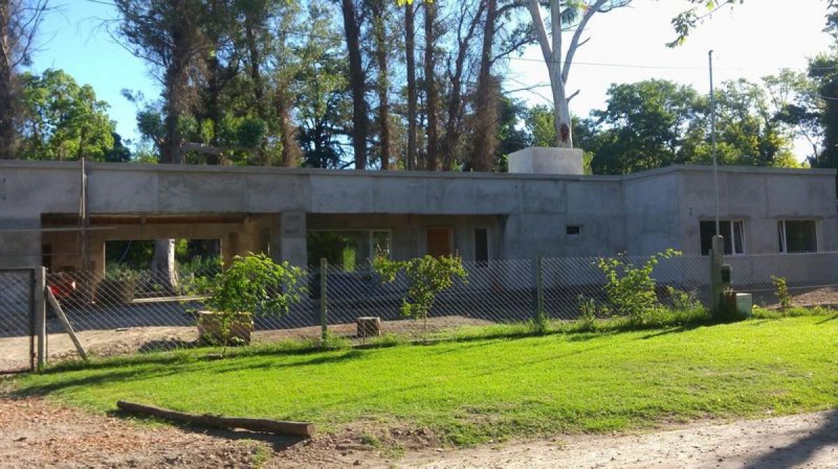 3 bedrooms House in Mar del Plata, Argentina No. 70875