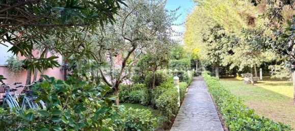 2 bedrooms House in Massa, Italy No. 355246 18