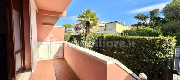 2 bedrooms House in Massa, Italy No. 355246 3