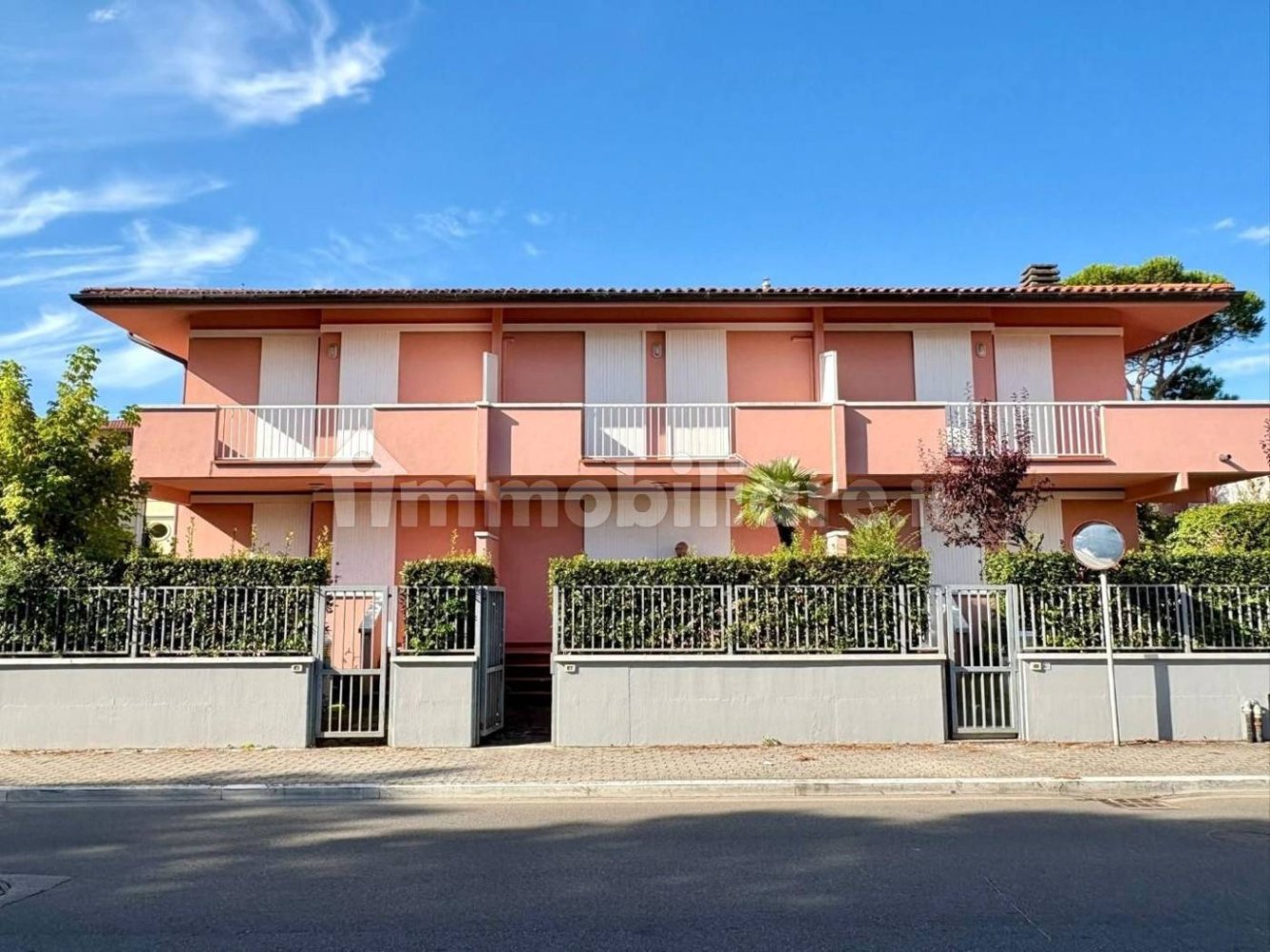 2 bedrooms House in Massa, Italy No. 355246