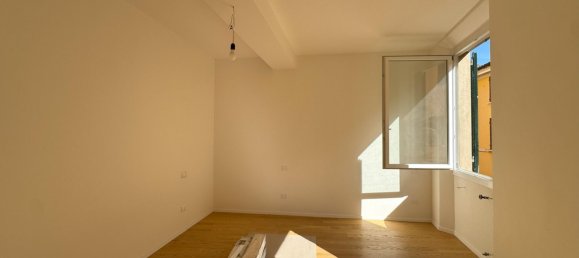 3 bedrooms Apartment in Bologna, Italy No. 376793 9