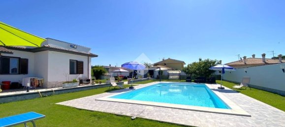 3 bedrooms Villa in Anzio, Italy No. 47713 3