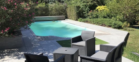 Casa de 4 dormitorios en Genas, France No. 200399 2