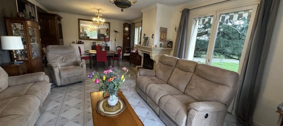 Casa de 4 dormitorios en Genas, France No. 200399 5