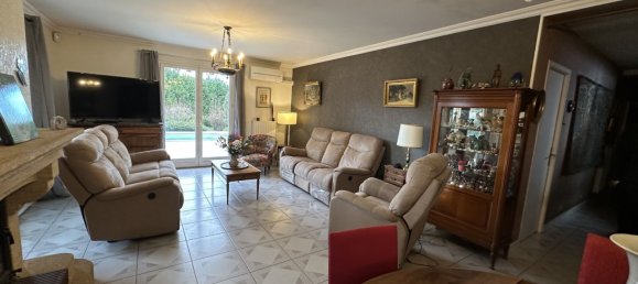 Casa de 4 dormitorios en Genas, France No. 200399 6