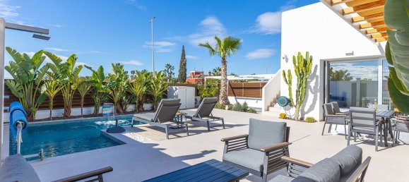 Villa de 3 dormitorios en Los Montesinos, Spain No. 154648 8