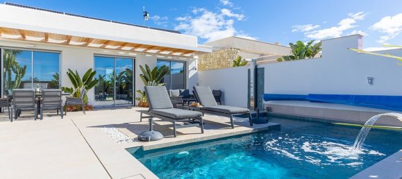 Villa de 3 dormitorios en Los Montesinos, Spain No. 154648 3